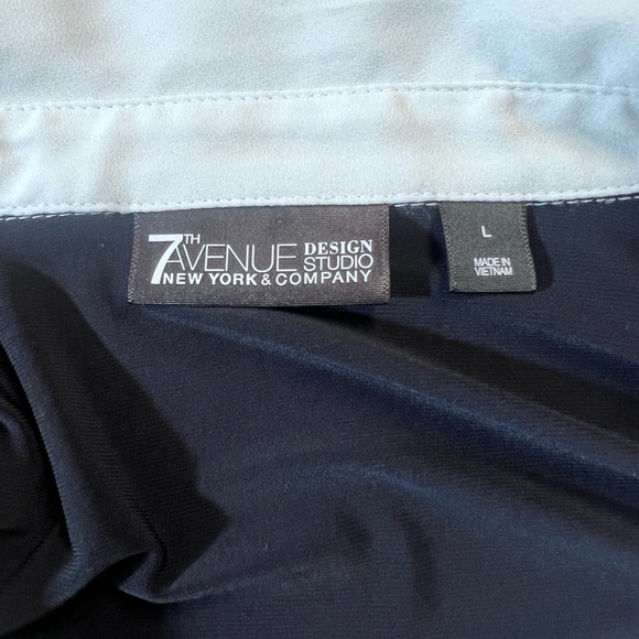 Elegant Floral Blouse - Black and Pink - Picture 10 of 10